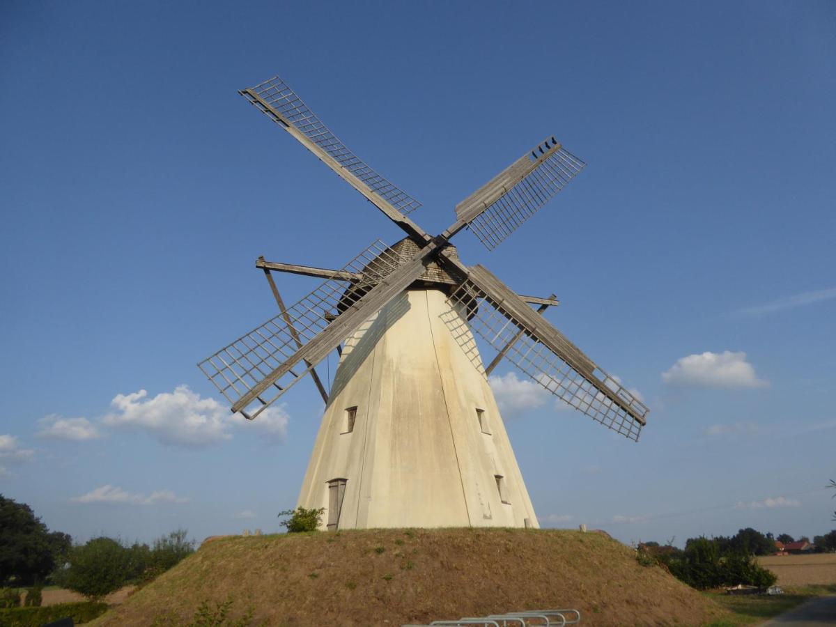 Landgasthaus Zur Muehlenwirtin ペータースハーゲン エクステリア 写真